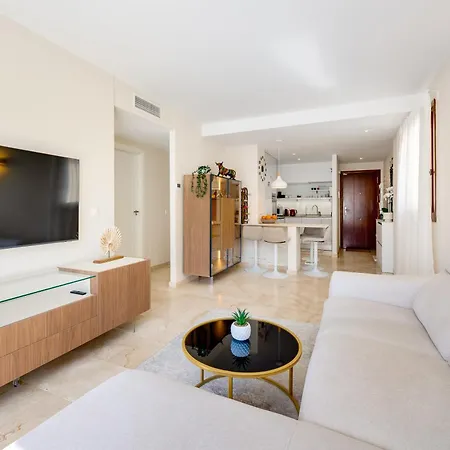 Cb Living - Sunny Penthouse With Terrace, Punta Prima Apartment *
