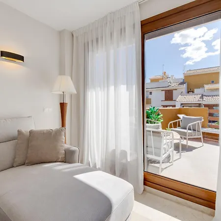 Apartment Cb Living - Sunny Penthouse With Terrace, Punta Prima Torrevieja