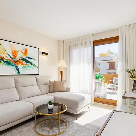 Cb Living - Sunny Penthouse With Terrace, Punta Prima Apartment *