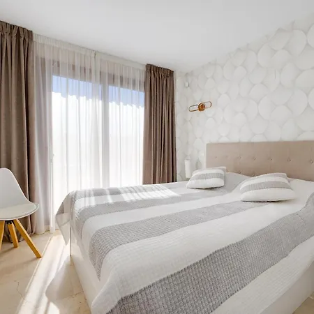 Apartment Cb Living - Sunny Penthouse With Terrace, Punta Prima *